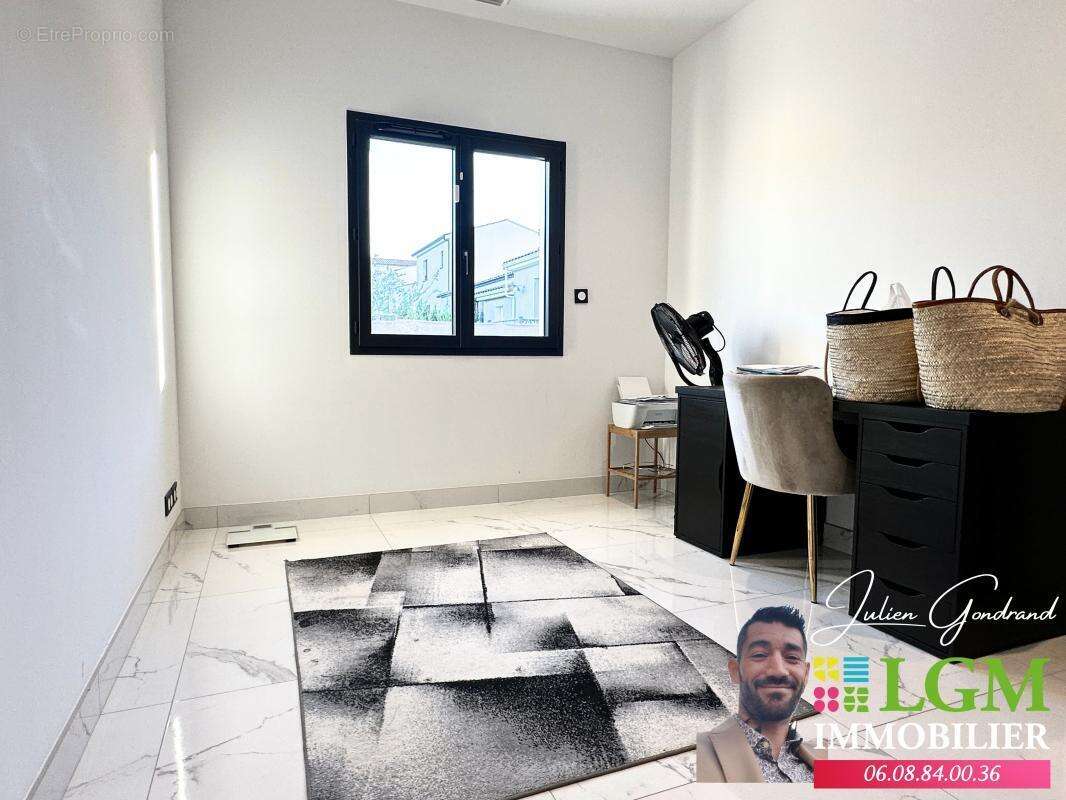 Maison à LA CALMETTE