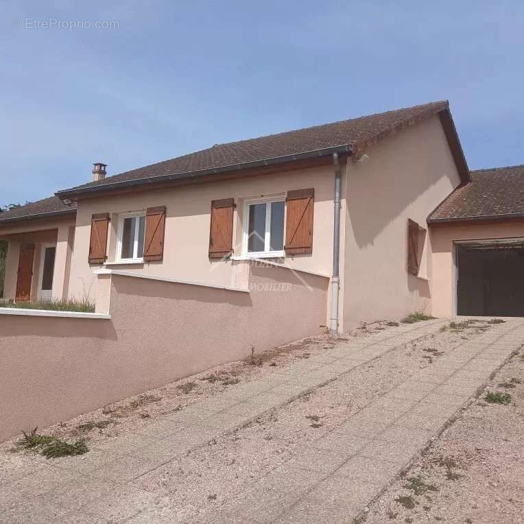 Maison à VARENNES-SUR-ALLIER