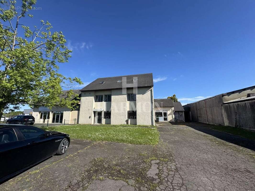 Commerce à SERRES-CASTET