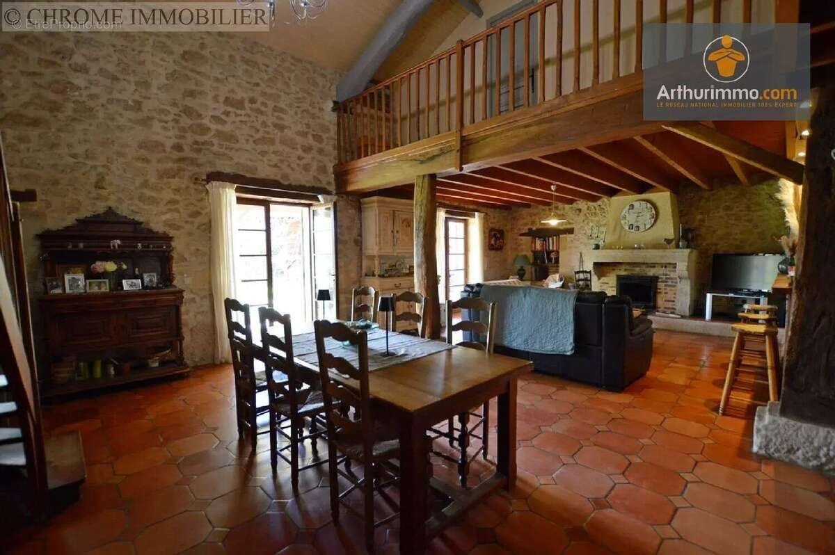 Maison à MONSEGUR