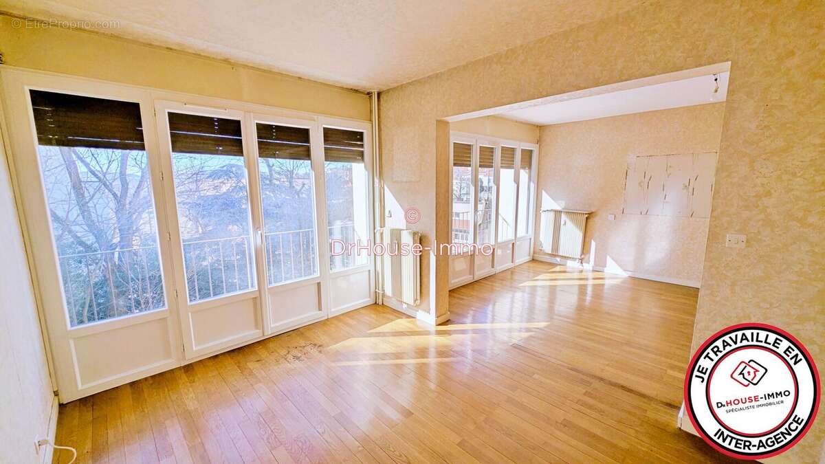 Appartement à SAINT-ETIENNE