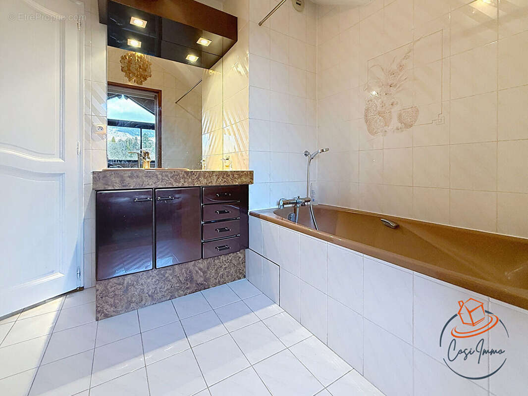 Appartement à DIVONNE-LES-BAINS