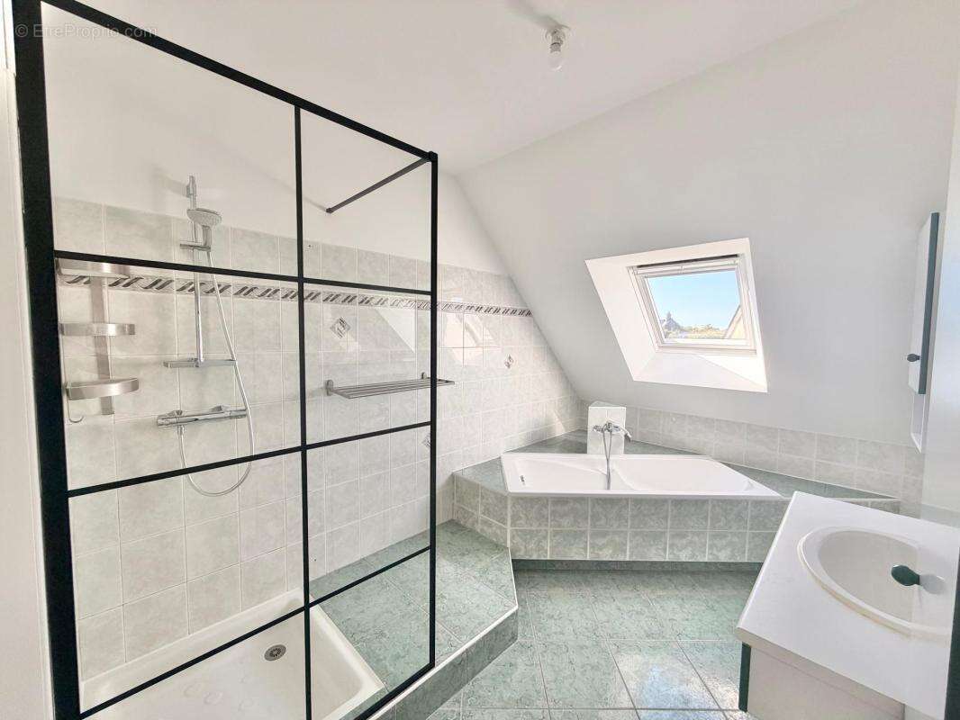 Maison familiale 121 m² – 4 chambres – Sous-sol complet – Terrain clos de 606 m² - photo 6