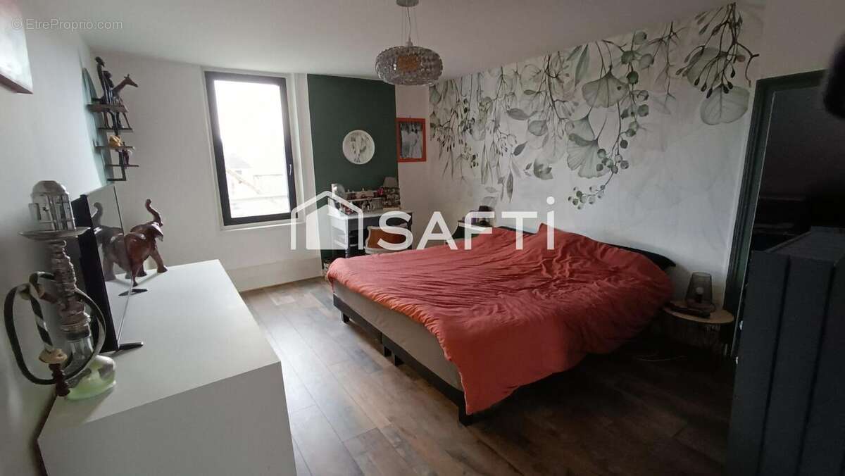 Maison 156 m² à Lavaveix-Les-Mines  - photo 4