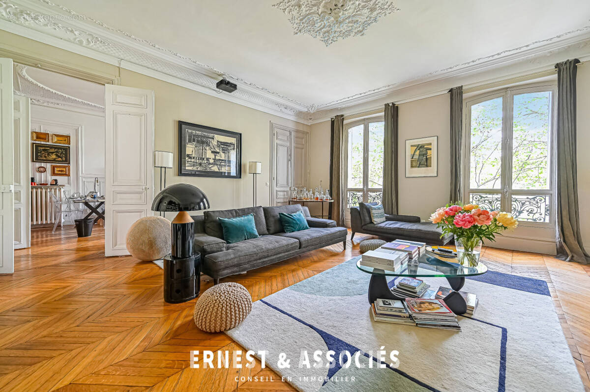Appartement à PARIS-10E