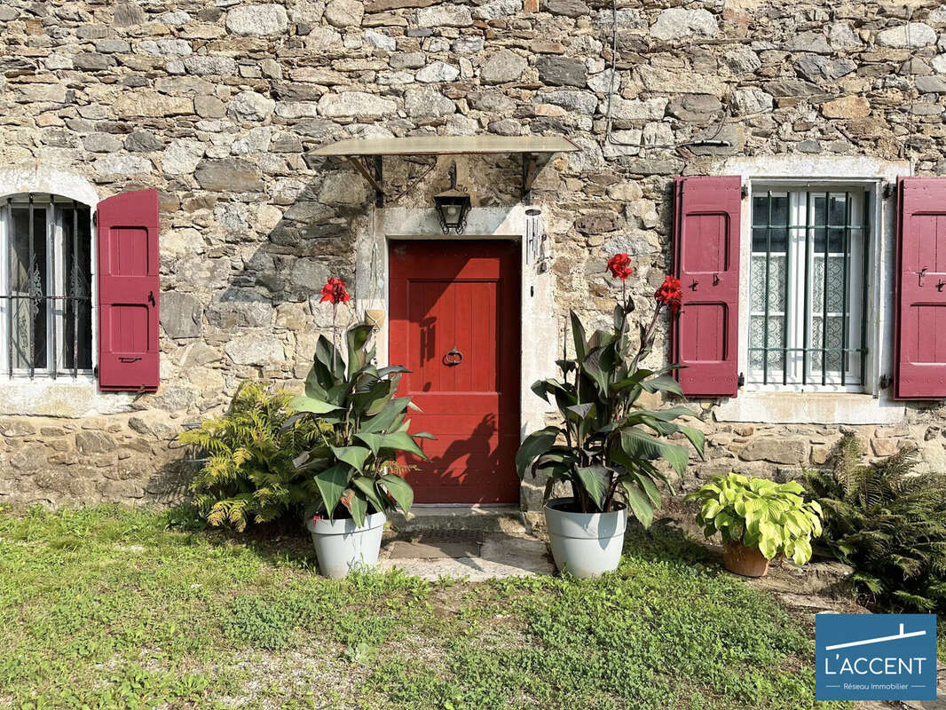 Maison à L&#039;ESTRECHURE