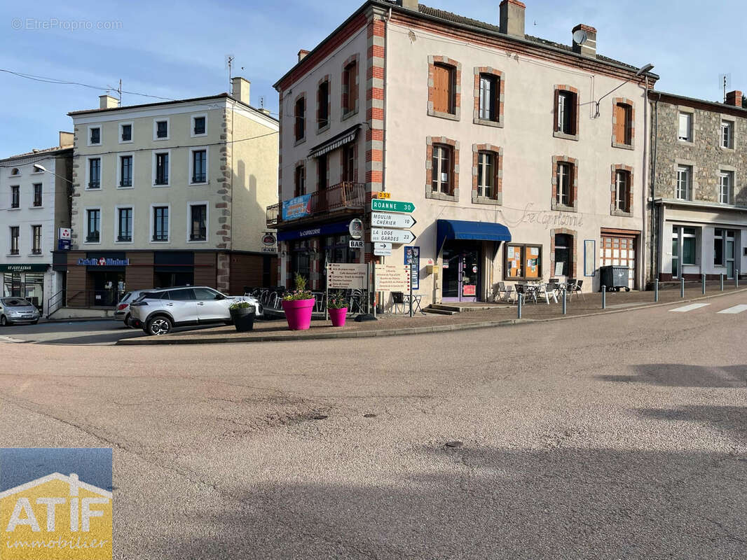 Commerce à SAINT-JUST-EN-CHEVALET