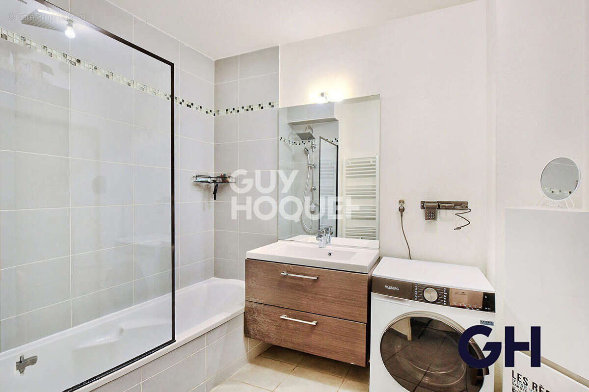 Meyzieu Centre - rez-de-jardin - 3 pièces - Jardin 50m2 - photo 8