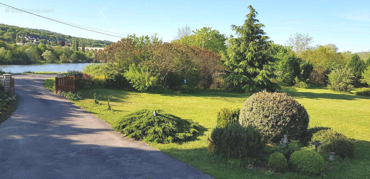 Maison à ARS-SUR-MOSELLE