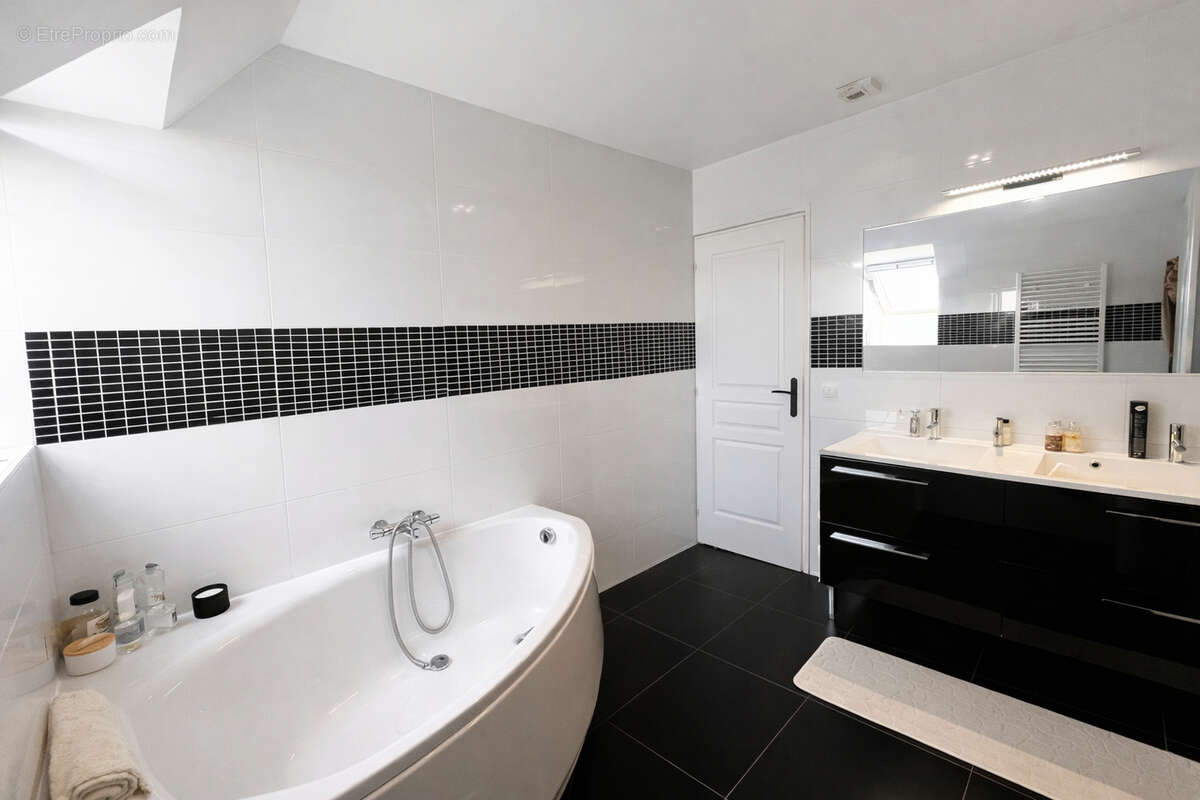 Maison à ORRY-LA-VILLE