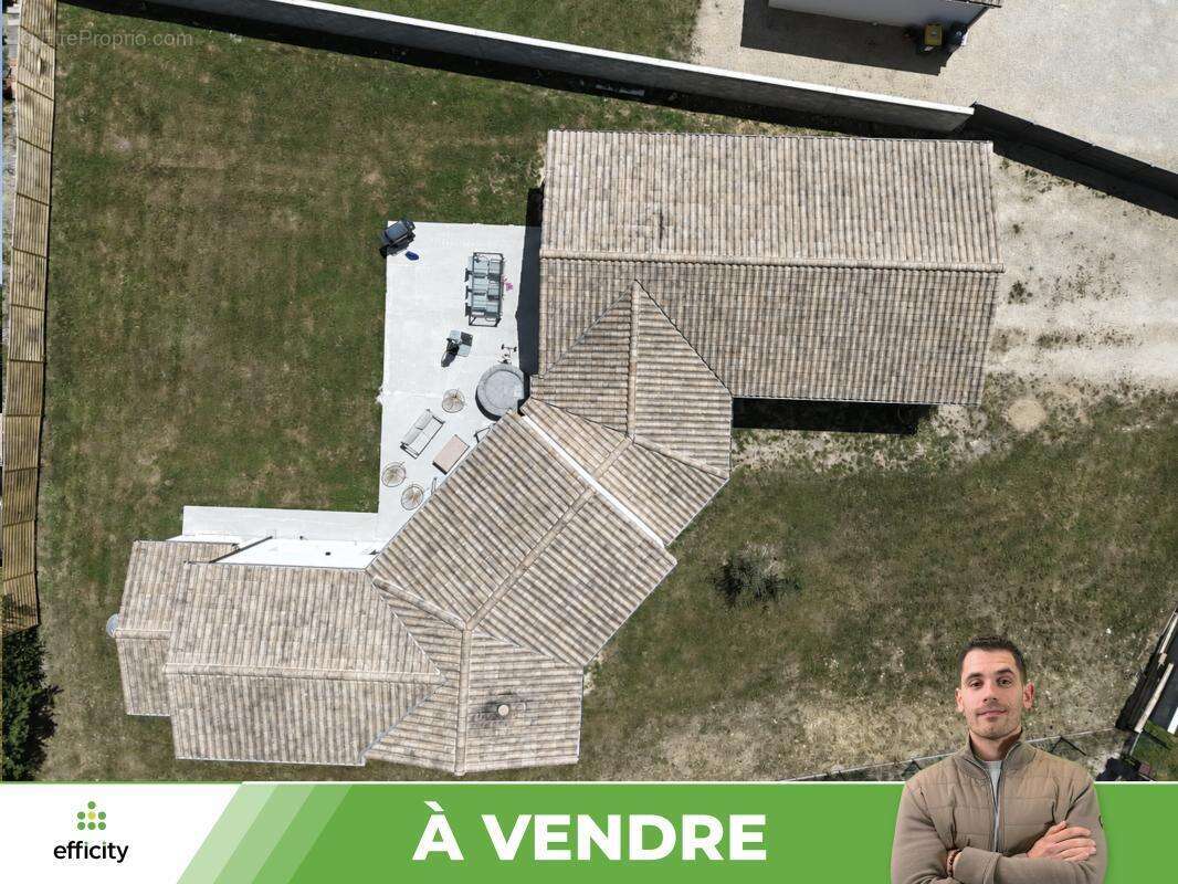 Maison à FONTAINE-LE-COMTE