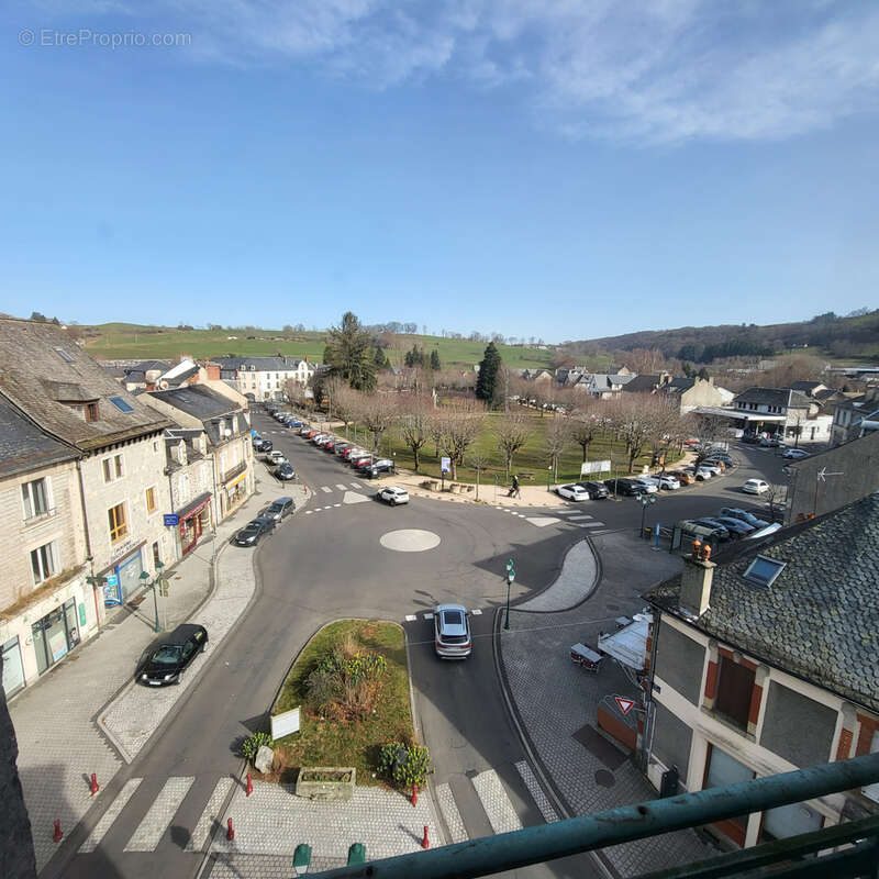 Appartement à RIOM-ES-MONTAGNES