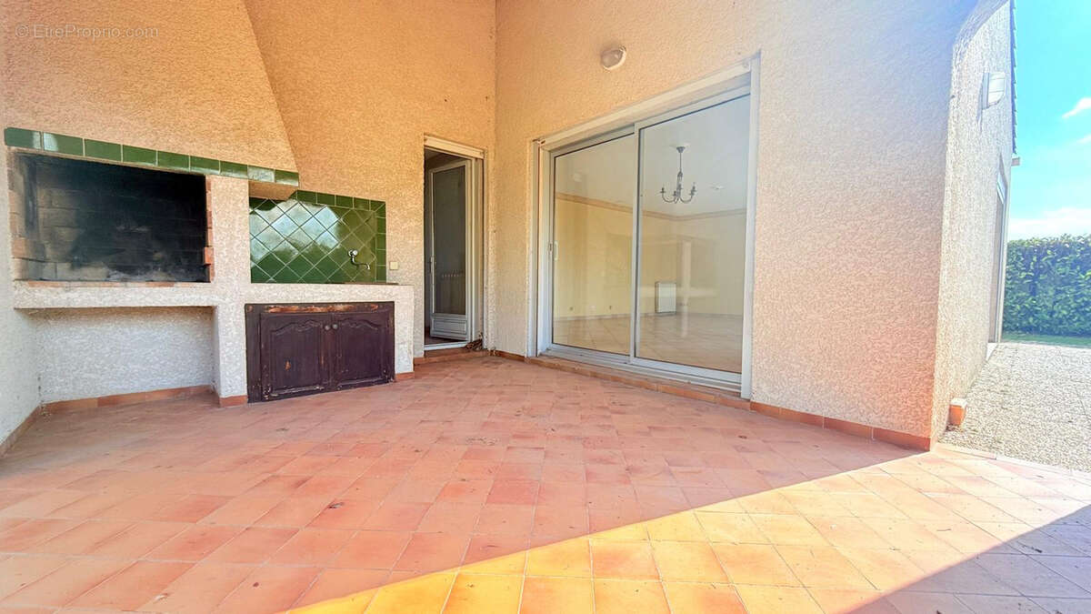 Carcassonne - proche centre-ville - maison d'architecte 154 m2 - terrain 600 m2 sans vis a vis - photo 13