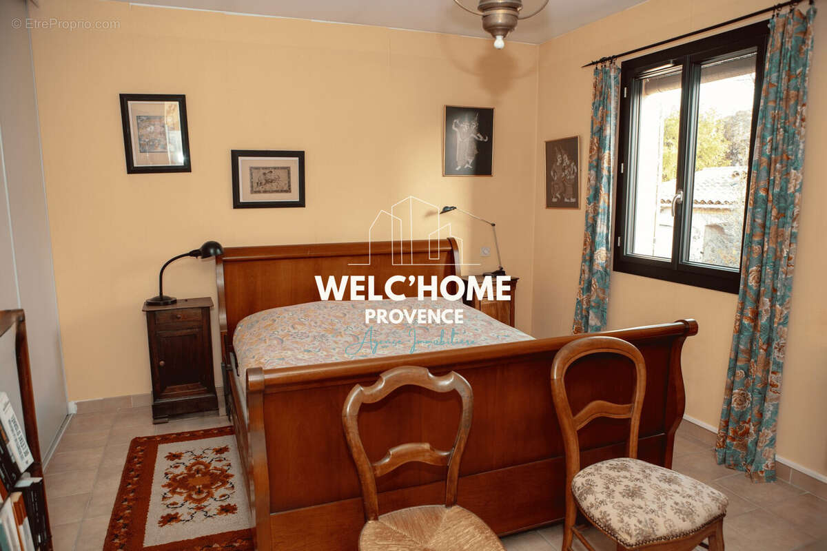 Chambre - Maison à SALON-DE-PROVENCE