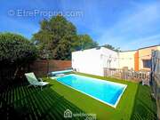 ... et un piscine 6 m x 3 m et son espace de détente agréable. - Maison à SAINT-MARTIN-DU-FOUILLOUX
