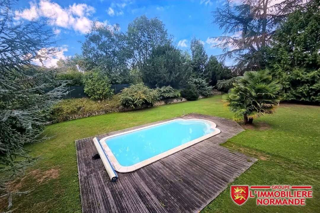 Maison à SAINT-PIERRE-DU-VAUVRAY