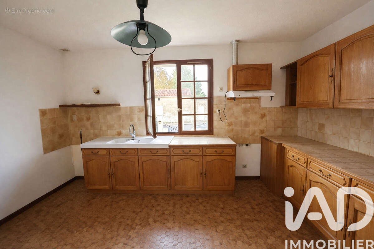 Photo 6 - Maison à ROULLET-SAINT-ESTEPHE