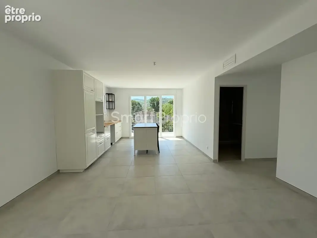 Appartement à GREOUX-LES-BAINS
