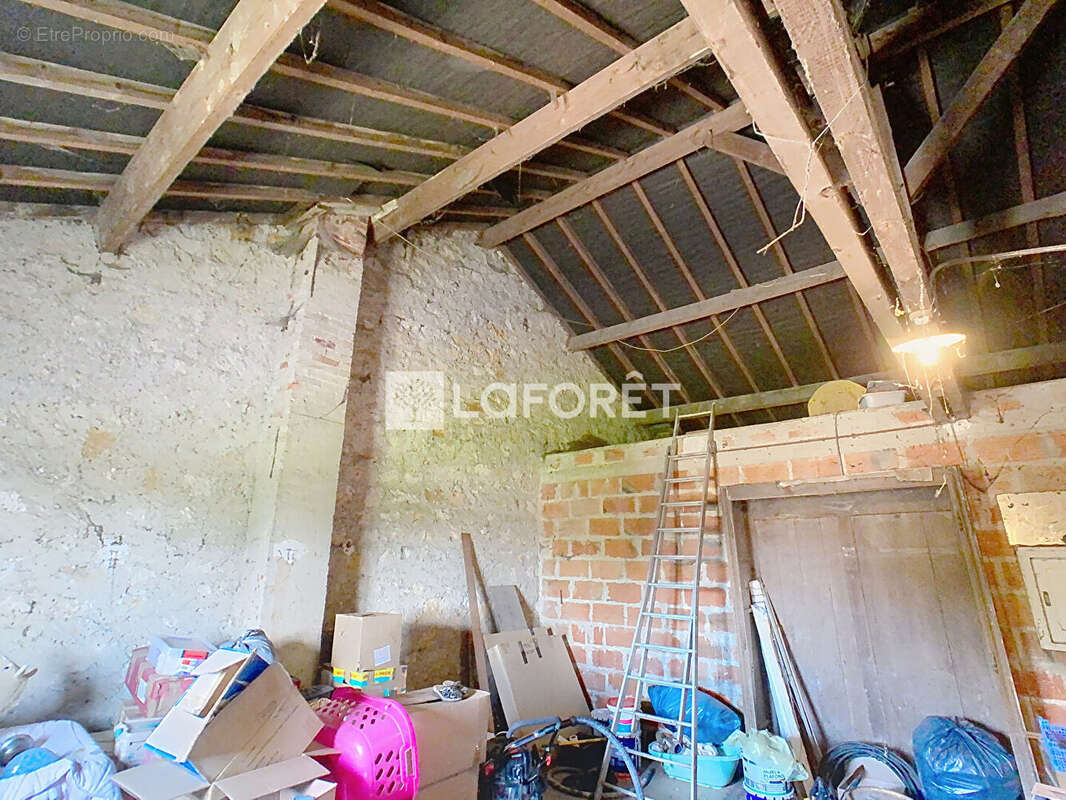 Maison à LES CHARMONTOIS