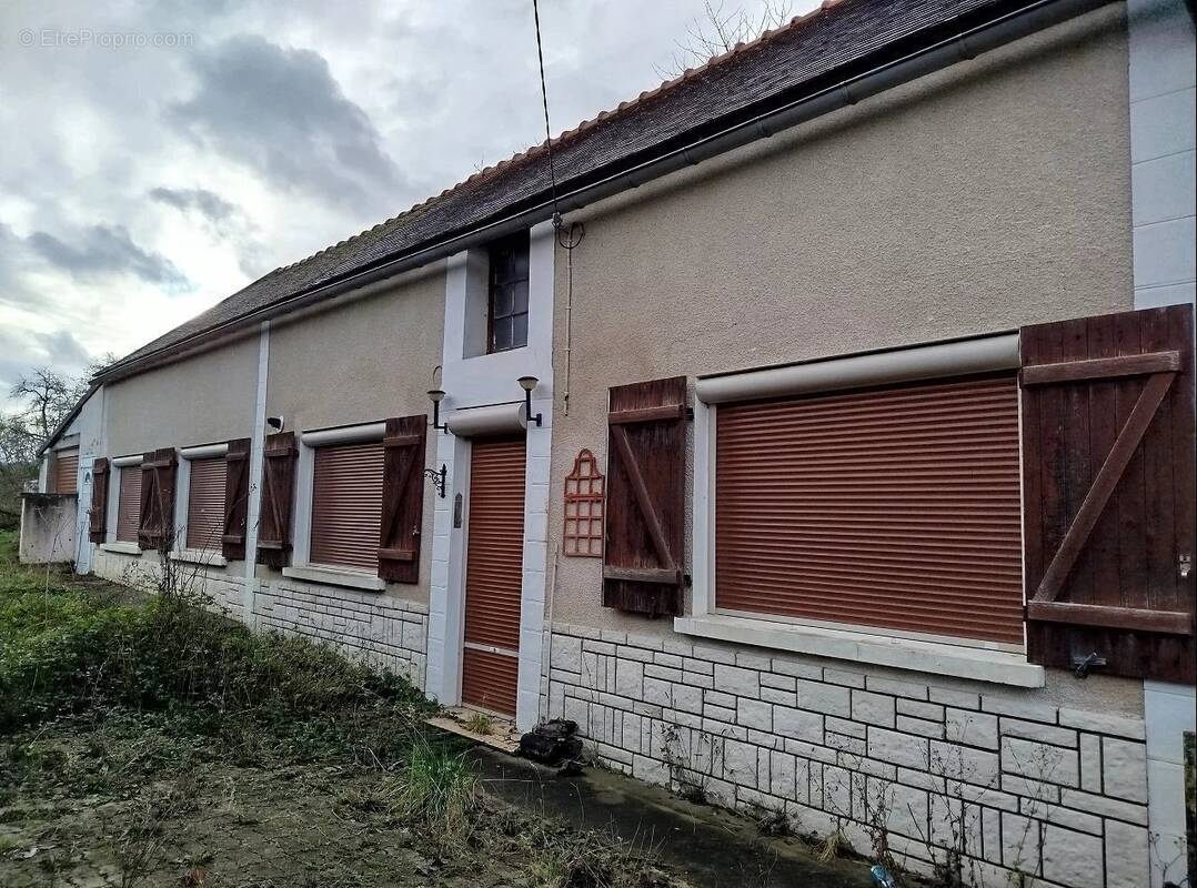 Maison à LES CROUTES