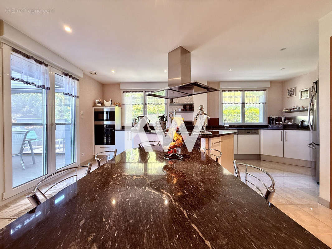 Maison 253 m² à Rancenay  - photo 2