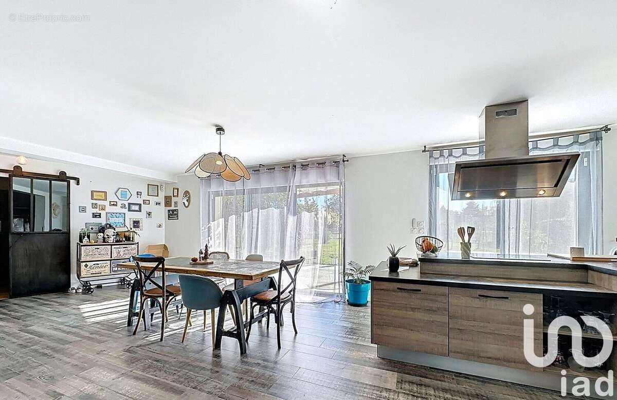 Photo 4 - Maison à CORQUILLEROY