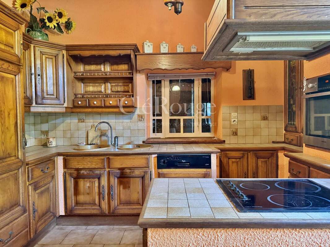 Monségur - Maison familiale de 5 chambres à rénover - photo 6