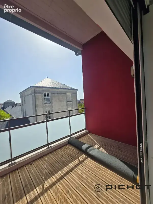 LA ROCHELLE  Appartement 2 pièces 47.54m² + terrasse et parking couvert . - photo 2