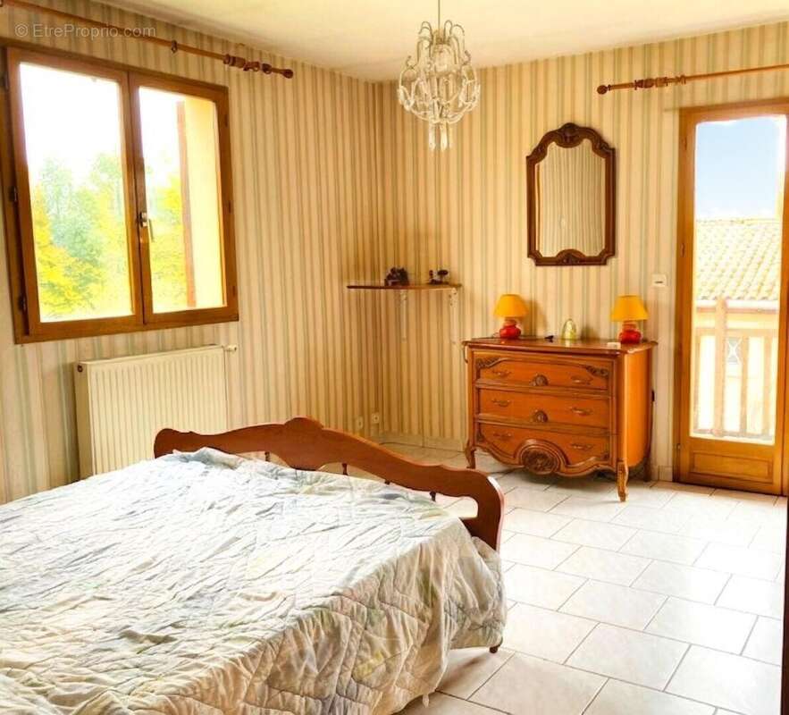 Maison à SAINT-GEORGES-D'ESPERANCHE