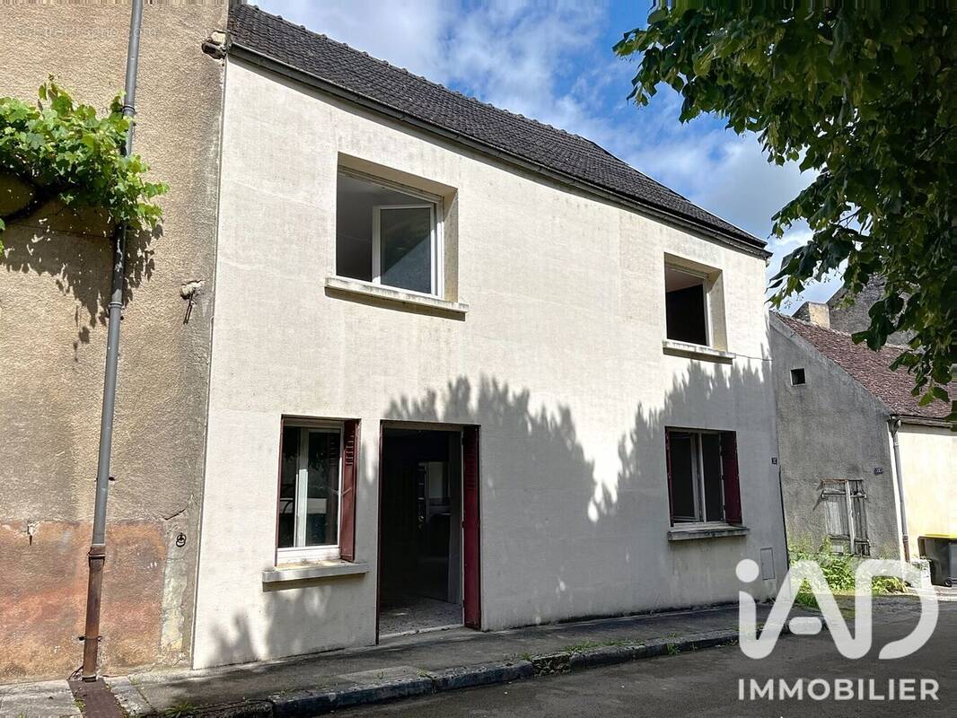 Photo 1 - Maison à MAILLY-LA-VILLE