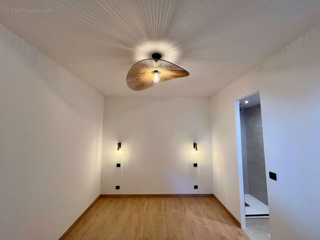 Appartement à SAINT-LAURENT-DU-VAR