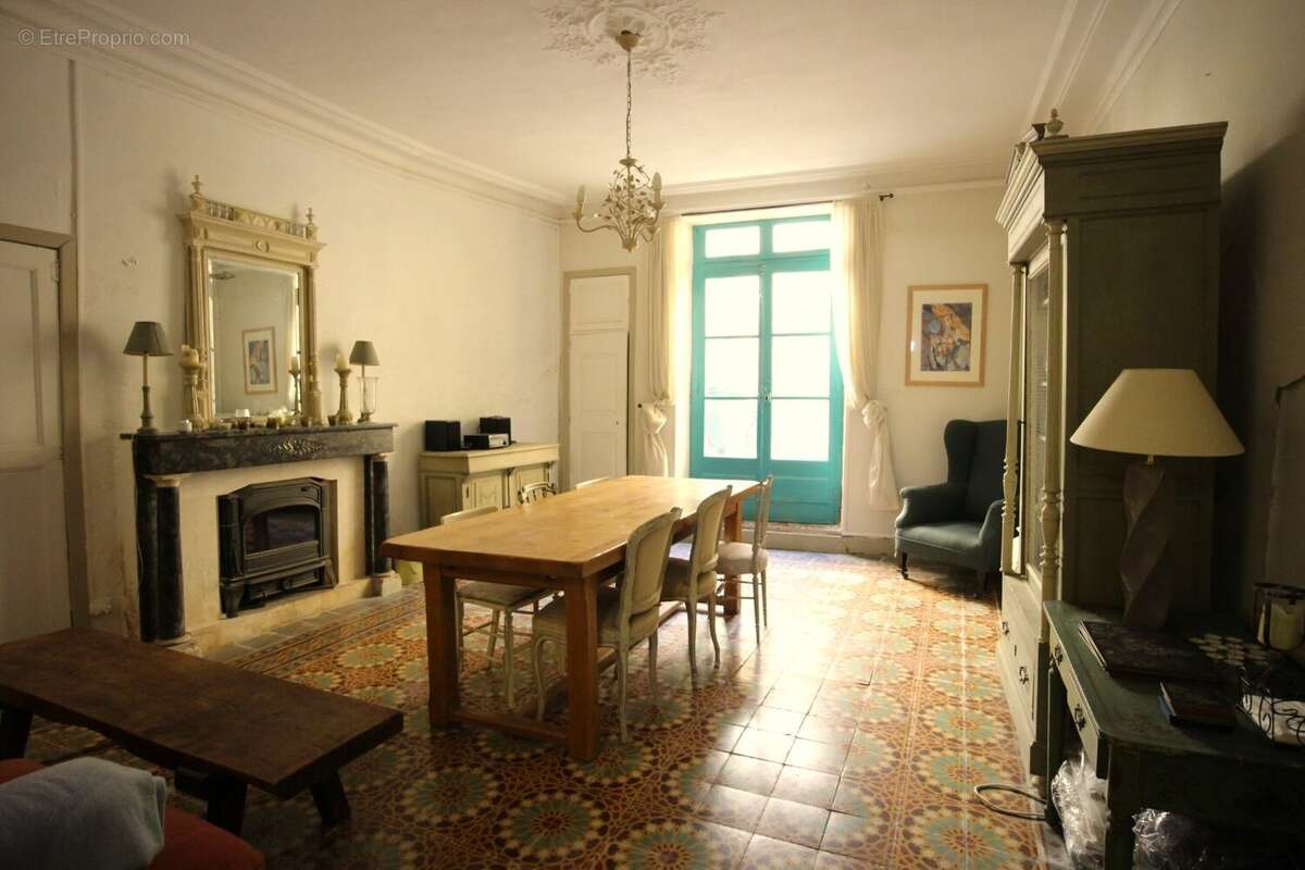 Maison à NISSAN-LEZ-ENSERUNE