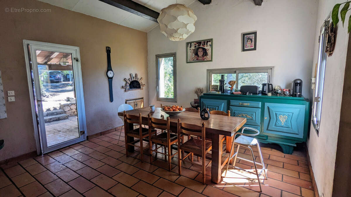 Maison à LE REVEST-LES-EAUX