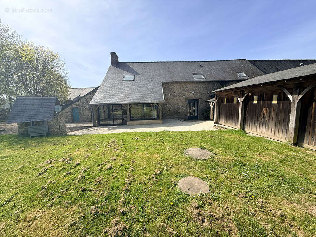 Maison à SAINT-LEGER-DES-PRES