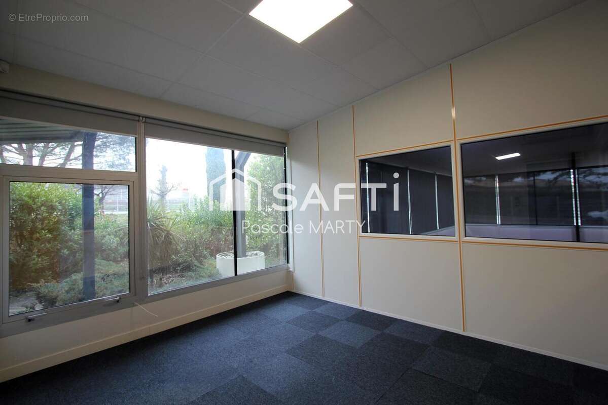 Photo 8 - Commerce à BALMA