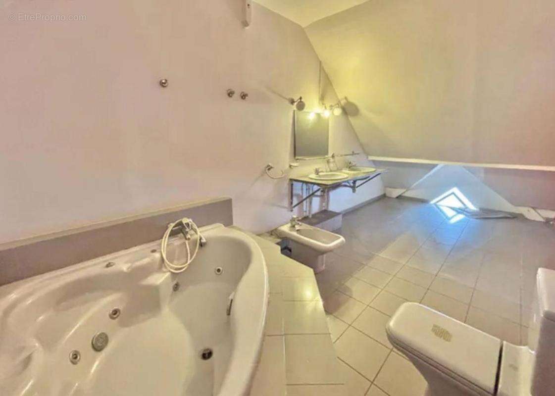 Appartement à LES ABYMES