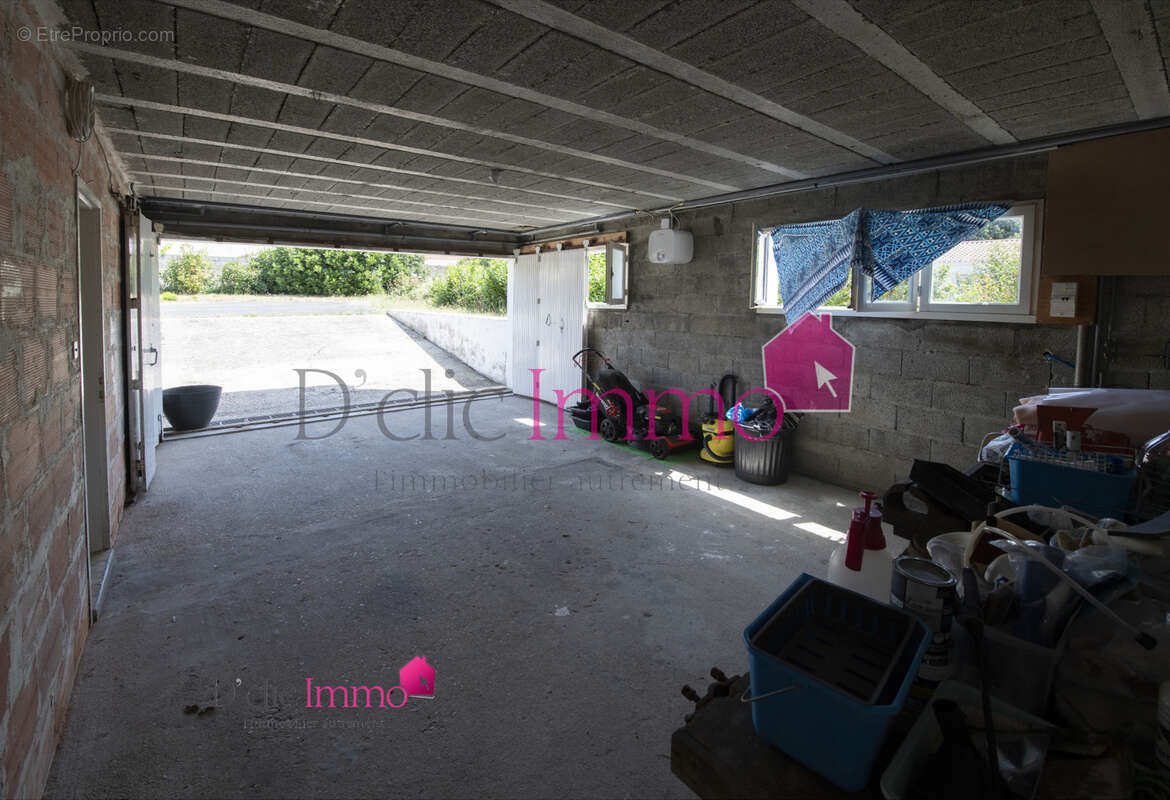 SOULLANS -Maison familiale de 160m2 habitable - 6 chambres - terrain de 1584m2 - centre ville - photo 11