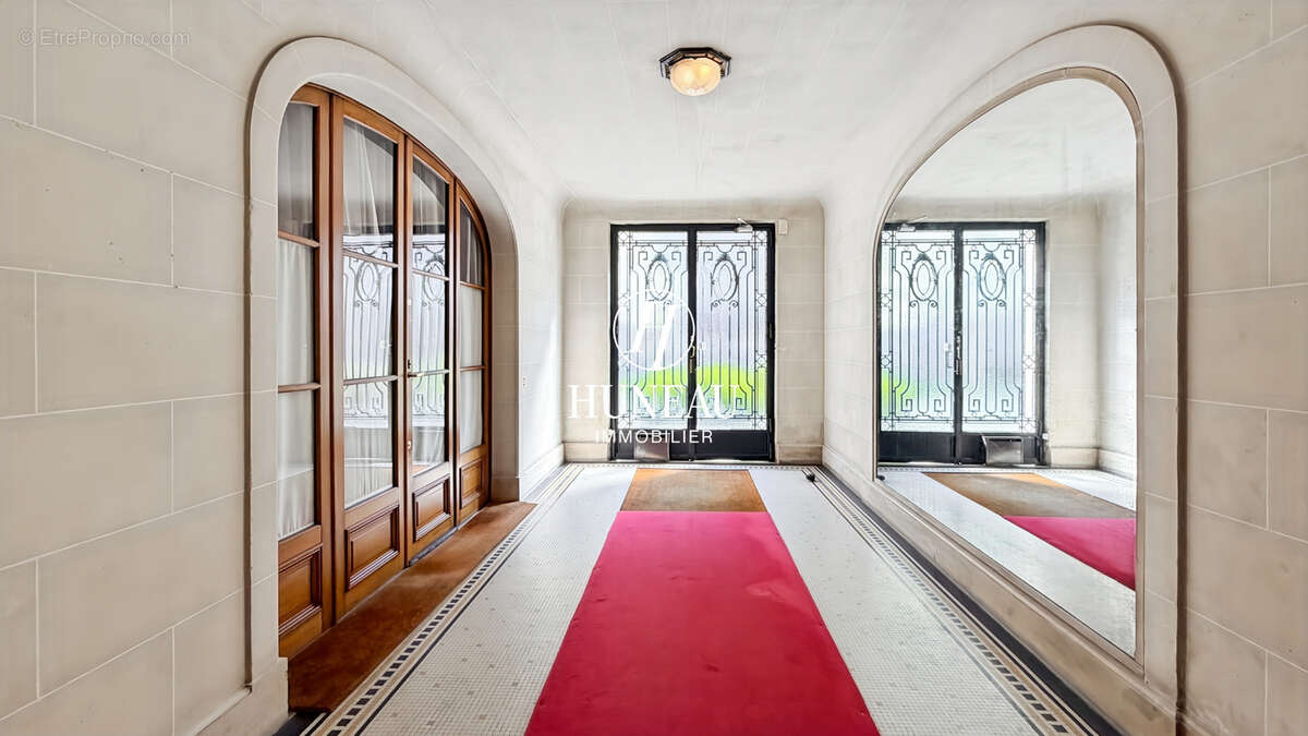 Appartement à PARIS-17E