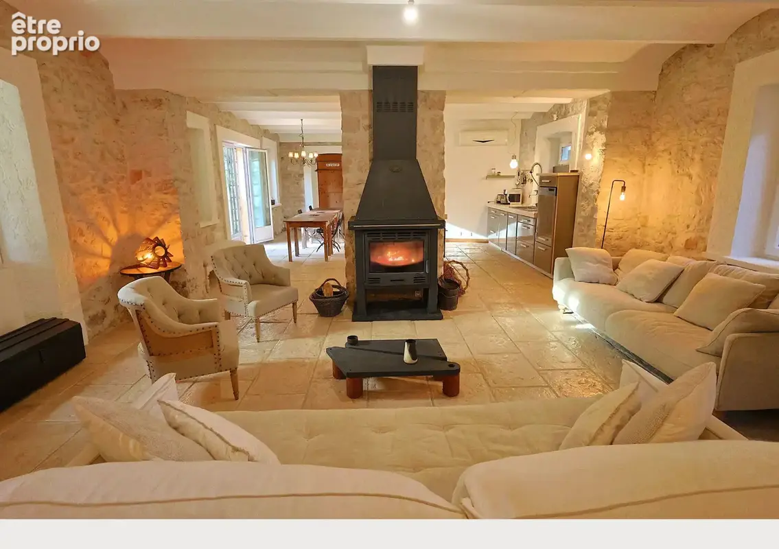 Exclusivité – vallauris – ancienne bergerie rénovée – 193 m² – 5 chambres – piscine - photo 3