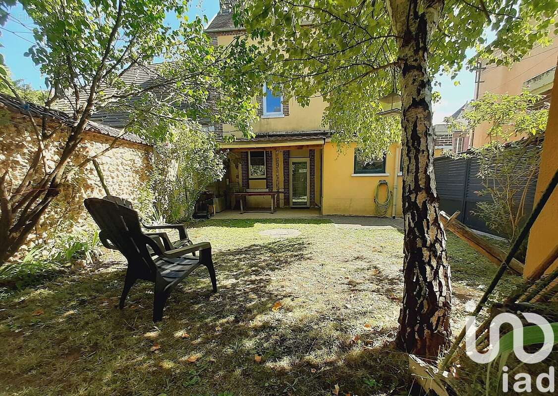 Photo 2 - Maison à ARCES-DILO