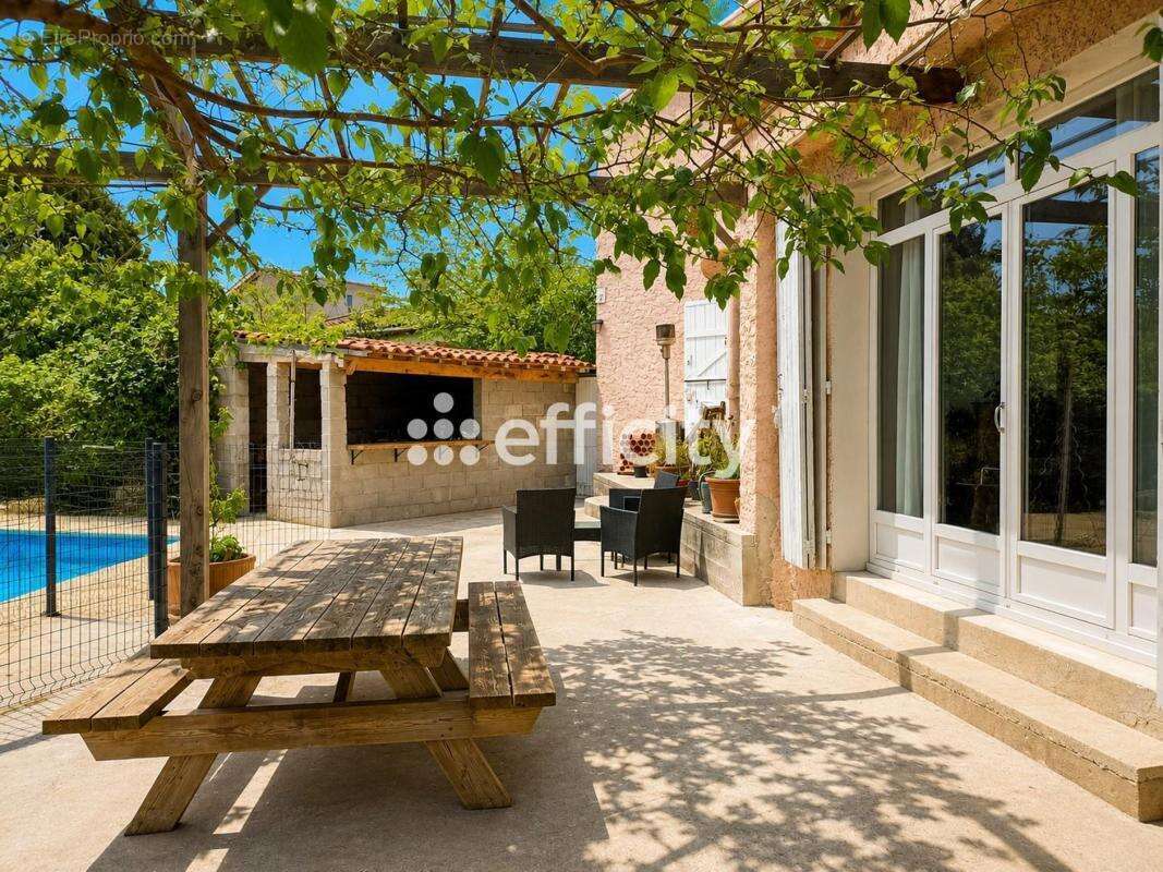 Maison 230 m² à Martigues  - photo 5