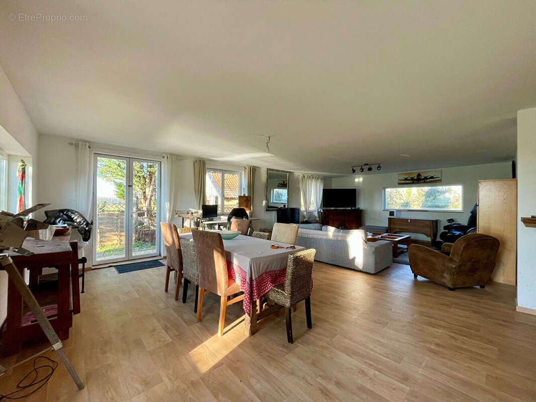 Maison à SAINT-MARTIN-EN-CAMPAGNE