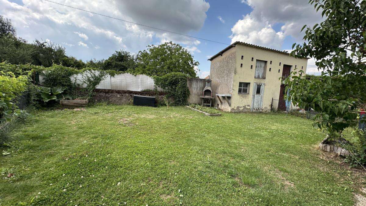 Maison à BELLEVILLE