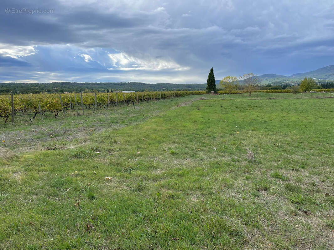 Terrain à TOURRETTES