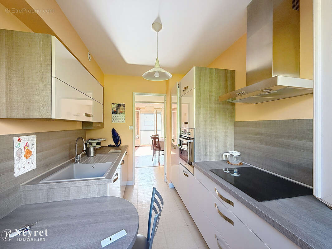 Appartement à SAINT-ETIENNE