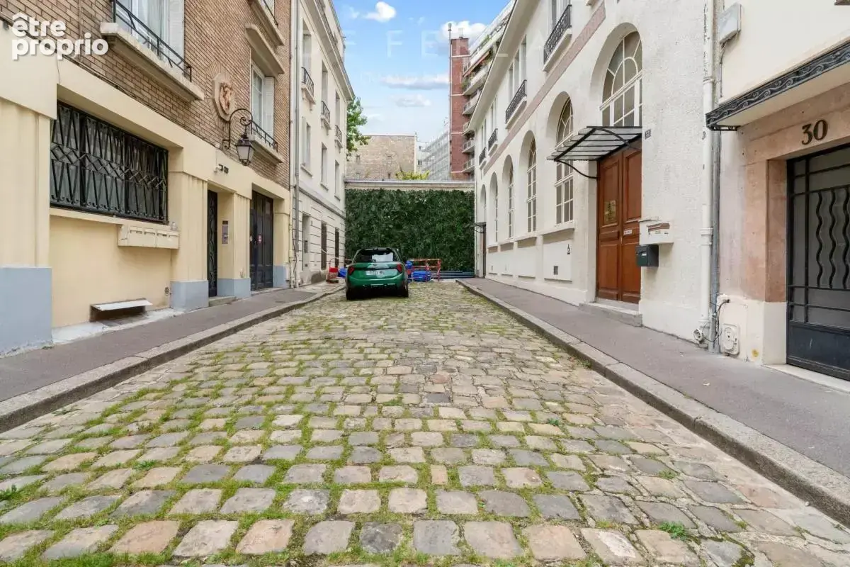 Wagram : 2 pièces refait à neuf par architecte en Duplex avec extérieur - photo 7