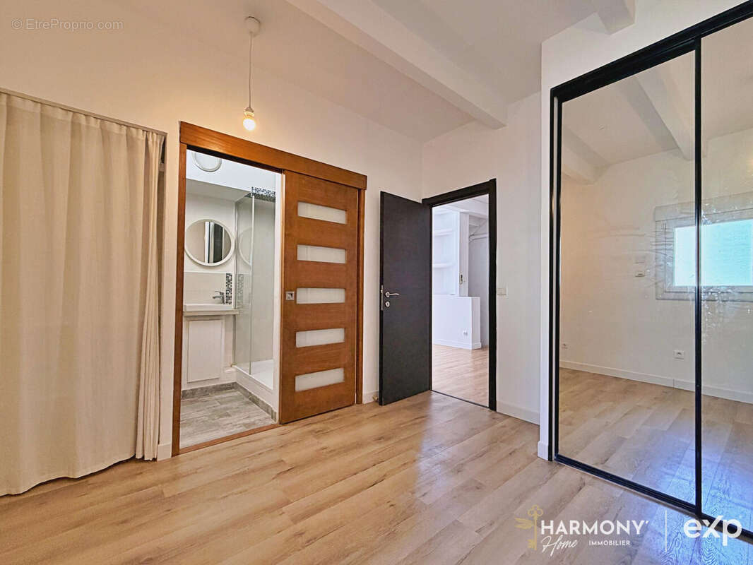 Appartement 87 m² à Marseille-4e  - photo 4
