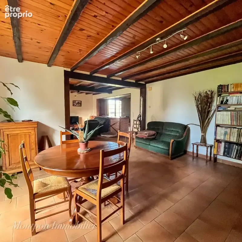 Maison d'habitation avec dépendances et logement loué - photo 7