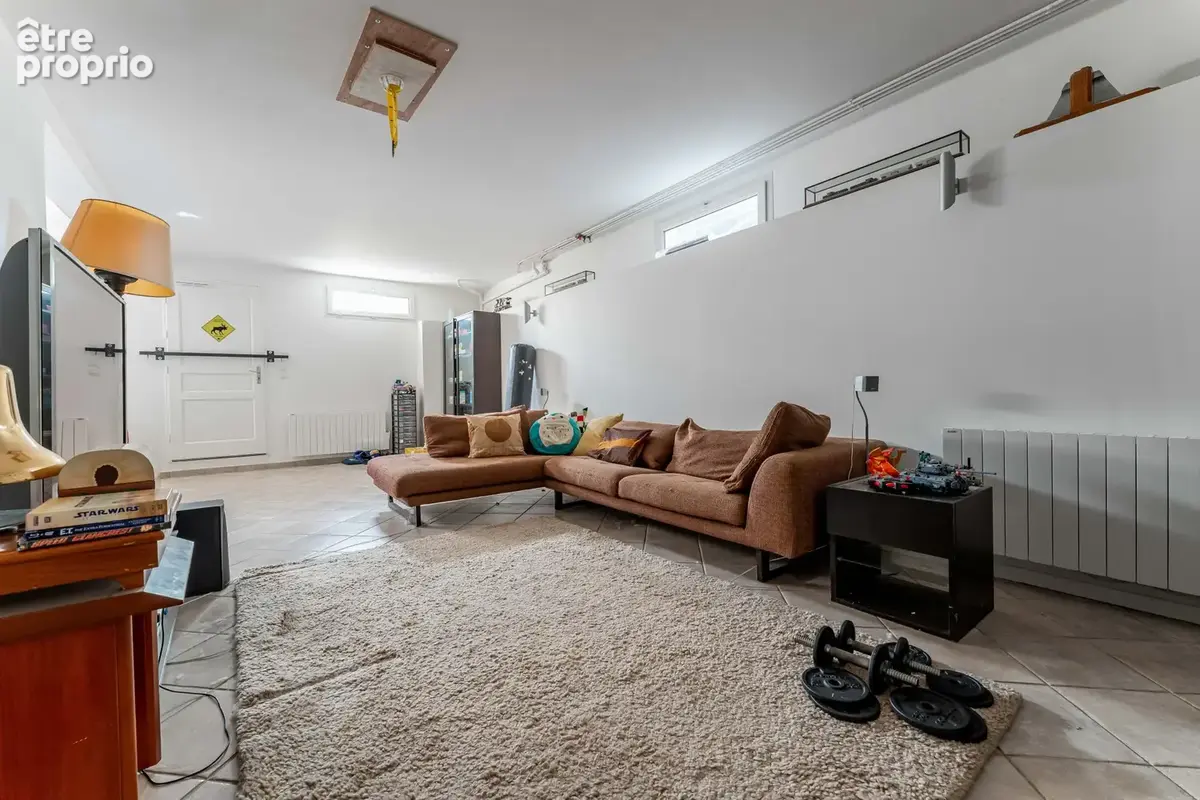 Maison de 240m2 - 8 pièces -  dans un cadre d exception a cailloux sur fontaines - photo 16