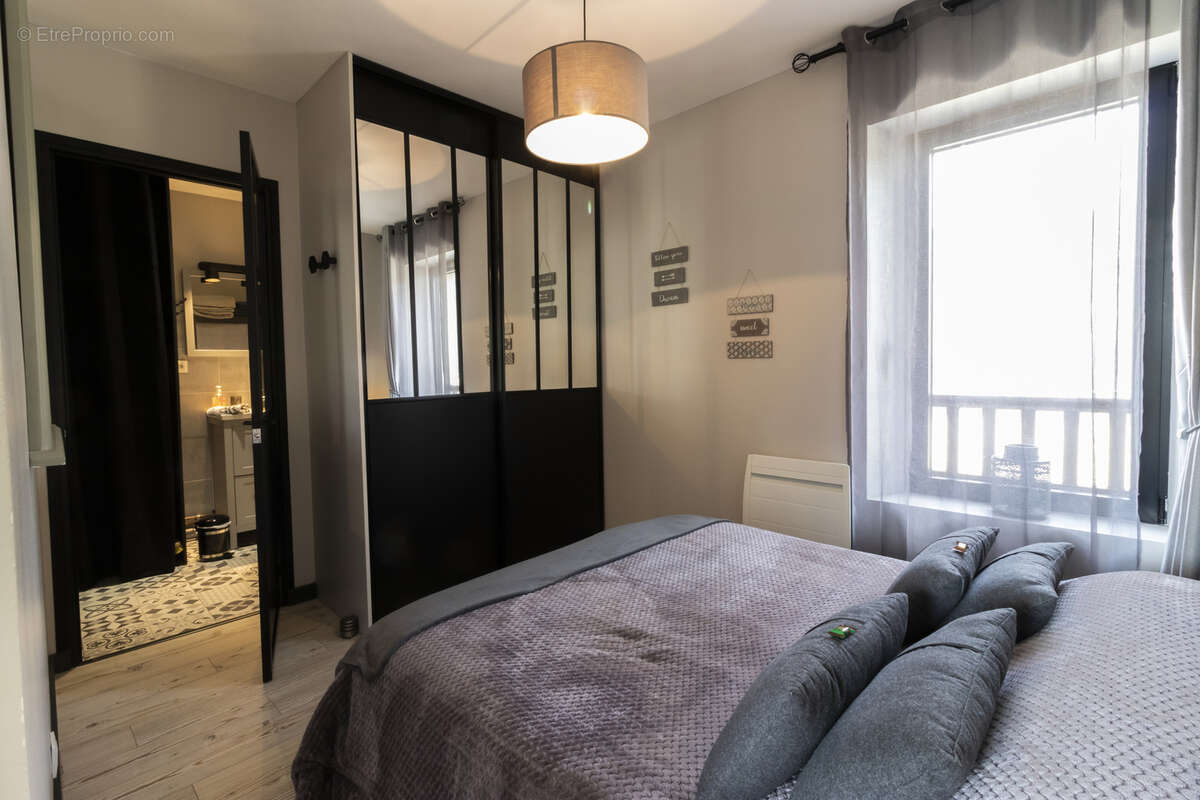 Appartement à PORT-EN-BESSIN-HUPPAIN